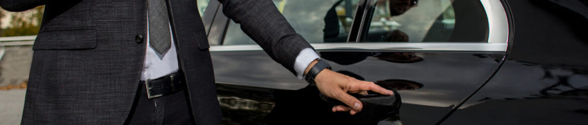 Rent-a-car-with-driver-in-Dubai_Emirates Bus
